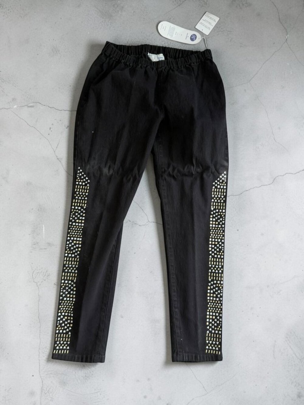 DG BY DIANE GILMAN Black Studded Jeans Size Large NEW NWT